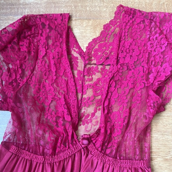 Vintage red layering piece - Picture 2 of 7